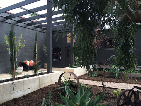 One Paddock Currency Creek Winery Villas - Accommodation Cooktown 2