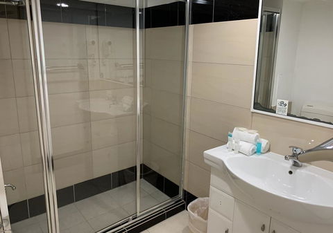 Outrigger Burleigh - Accommodation Cooktown 3