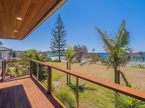 Pacifica 1 - On The Beach At Brooms Head - Accommodation Cooktown 0