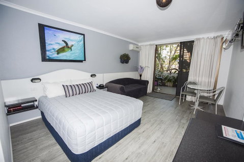 Palm Court Motor Inn - Accommodation Cooktown 1