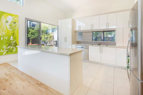 PALM COURT RETREAT - MORNINGTON - Accommodation Cooktown 3