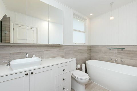 PANORAMIC HARBOUR VIEWS - Accommodation Cooktown 0