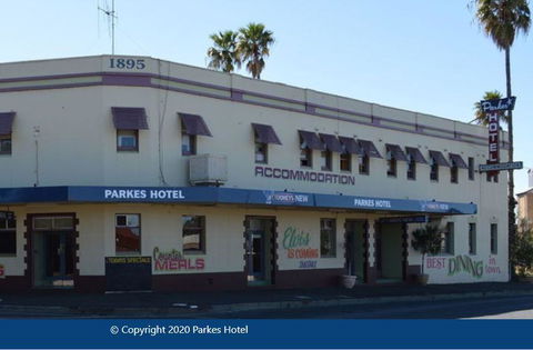 Parkes Hotel - Accommodation Cooktown 0