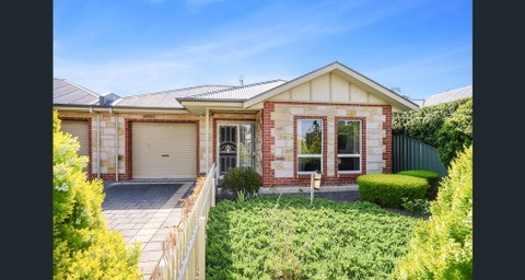 Perfect Location Central Modern Cottage - Free WiFi - Accommodation Cooktown 2