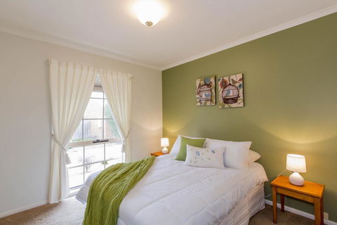 PERFECT ON PYMBLE AVE - Accommodation Cooktown 1