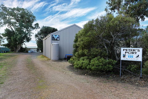 Peter's Port - Accommodation Cooktown 1