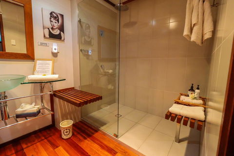 PK Illusions - Accommodation Cooktown 1