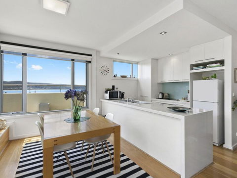 POINT GREY APARTMENT ONE - VIEWPOINT - Accommodation Cooktown 1