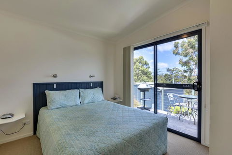 Port Huon Cottages - Accommodation Cooktown 3