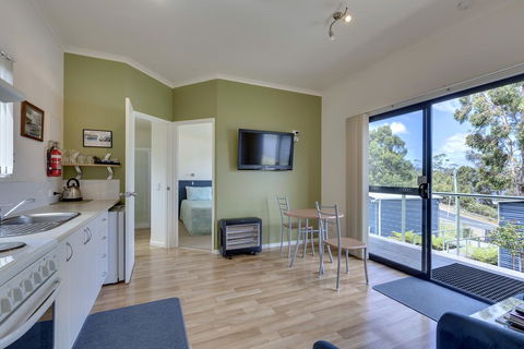 Port Huon Cottages - Accommodation Cooktown 2