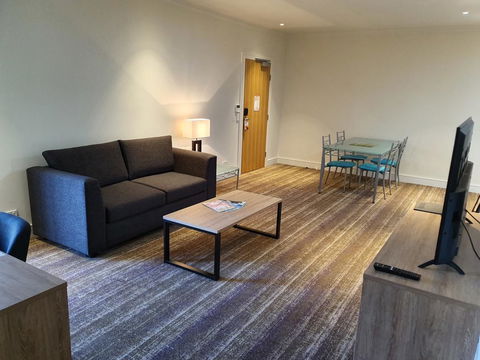 Porter's Plainland Hotel - Accommodation Cooktown 2