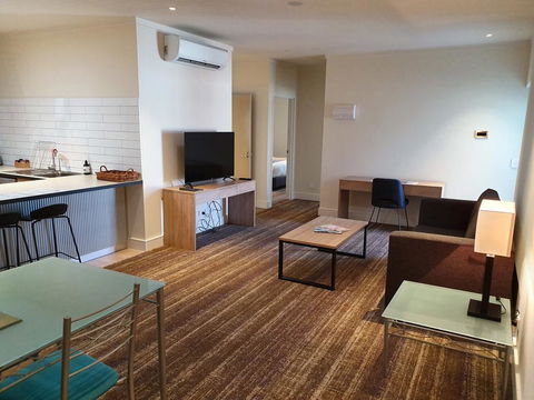 Porter's Plainland Hotel - Accommodation Cooktown 3