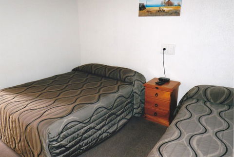 PRECINCT HOTEL GLADSTONE - Accommodation Cooktown 2