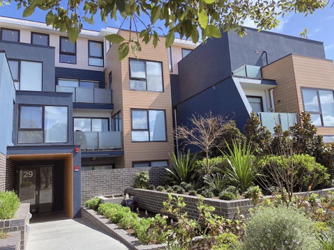 Pride Bentleigh Apartment With Private Garden - Accommodation Cooktown 3