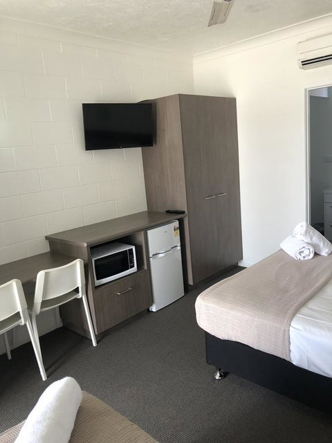 Q Express - Accommodation Cooktown 3