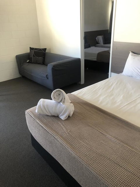 Q Express - Accommodation Cooktown 1