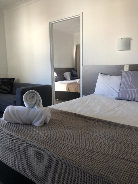 Q Express - Accommodation Cooktown 2
