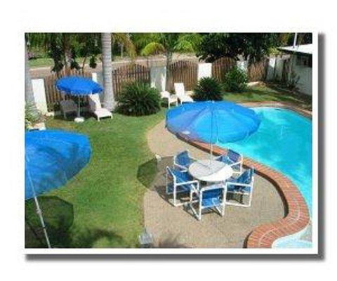 Queens Beach Hotel - Accommodation Cooktown 2