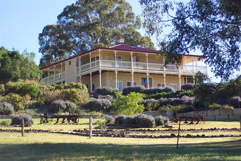 R On The Downs BnB & Cottages - Accommodation Cooktown 0