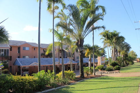 Rainbow Sands Resort - Accommodation Cooktown 1