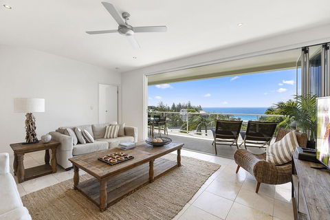 Relax In Stylish Comfort, Sunshine Beach - Accommodation Cooktown 2