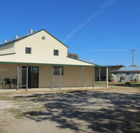 RETRO FUNNY FARM - Accommodation Cooktown