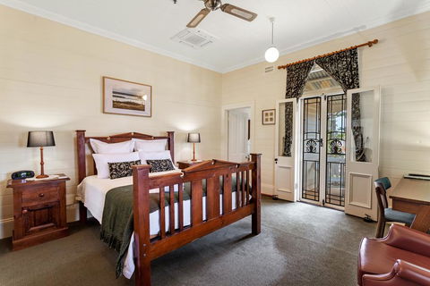 Riversleigh House - Accommodation Cooktown 2