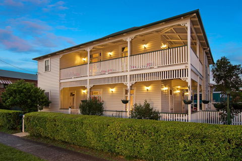 Riversleigh House - Accommodation Cooktown 0