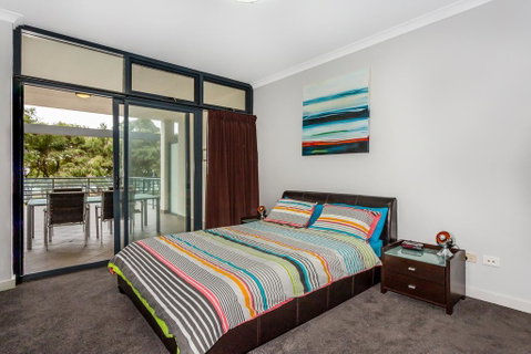 Rockingham Beachfront Apartment - Accommodation Cooktown 1