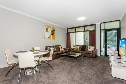Rockingham Beachfront Apartment - Accommodation Cooktown 2