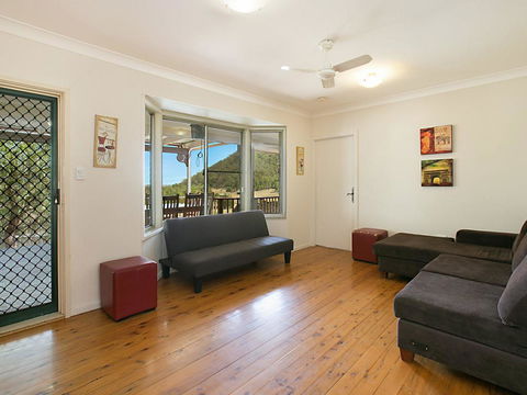 Rosa House In Broke, 4br House In Walking Distance To Cellar Doors - Accommodation Cooktown 3