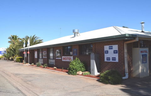 Roundhouse Motel - Accommodation Cooktown 0
