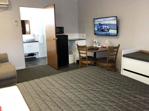 Roydons Motor Inn - Accommodation Cooktown 1