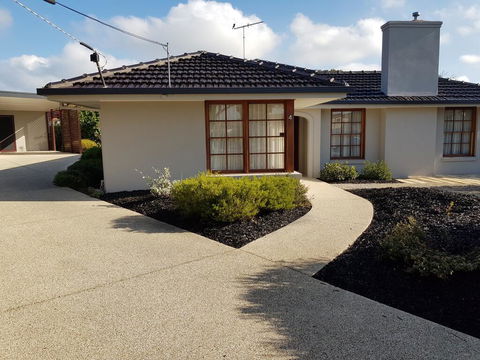 Sandy Bottoms - Accommodation Cooktown 0