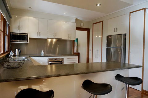 Sandy Bottoms - Accommodation Cooktown 2
