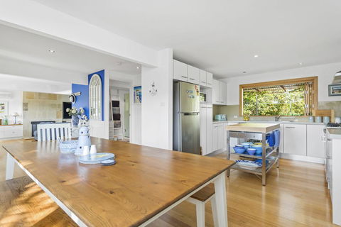 SANTORINI BEACH HOUSE - SAFETY BEACH - Accommodation Cooktown 0