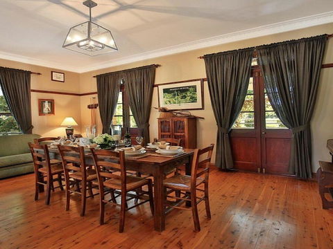 Sarnia - Period Home In Garden Oasis With Pool - Accommodation Cooktown 3