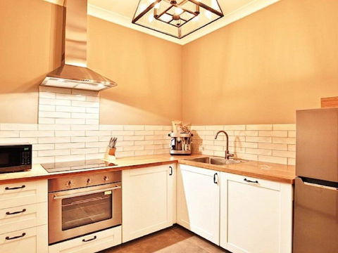 Sarnia - Period Home In Garden Oasis With Pool - Accommodation Cooktown 1