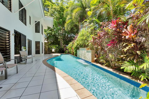 Seascape Luxury Beachfront House - Accommodation Cooktown 3