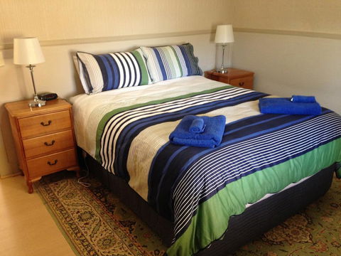Showgrounds Cottage Naracoorte - Accommodation Cooktown 1