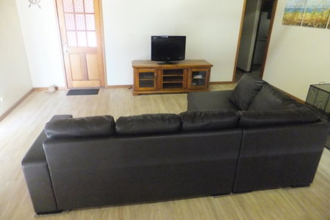Simo's Place - Accommodation Cooktown 0