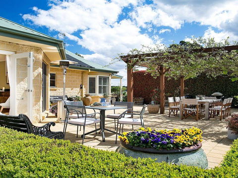 Sinden Park - Garden, Swimming Pool, Rural Vistas - Accommodation Cooktown 0