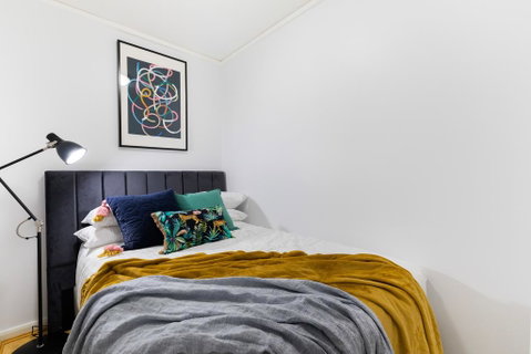 Sleek Modern Apartment Close To Everything - Accommodation Cooktown 0