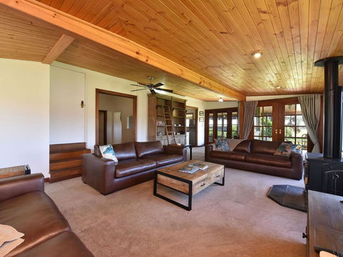 Soldiers Cottage Picturebook Vineyard Home - Accommodation Cooktown 3