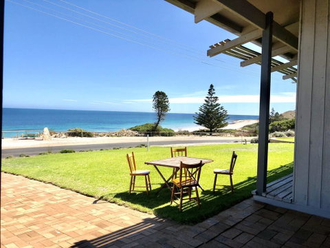 South Beach House 1 - 12 Gold Coast Drive - Accommodation Cooktown 1