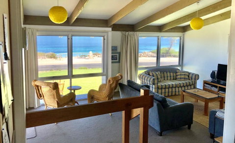 South Beach House 1 - 12 Gold Coast Drive - Accommodation Cooktown 0