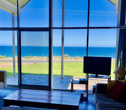South Beach House 2 - 11 Gold Coast Drive - Accommodation Cooktown 0