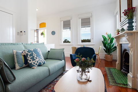 Spacious Studio With Balcony In Inner-City Glebe - Accommodation Cooktown 3
