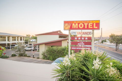 Spinifex Motel And Serviced Apartments - Accommodation Cooktown 3