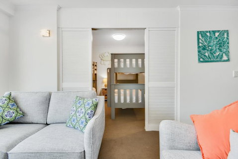 Spinnaker Apartments - Accommodation Cooktown 2